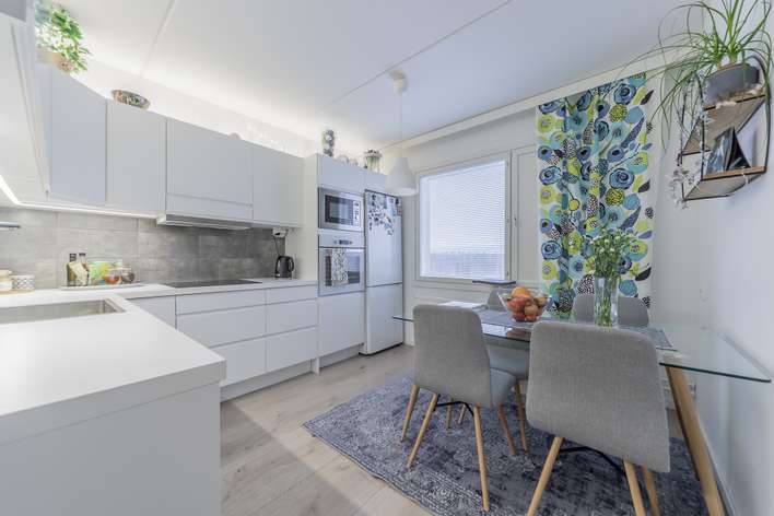 Kerrostalo, 2h+k+kph+vh+lasitettu parveke, 57,5 m², Pormestarinluoto, Pori
