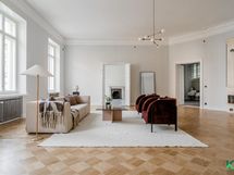 Upea n. 75 m2-kokoinen olohuone