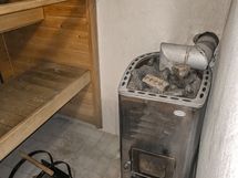 Puulämmitteinen sauna