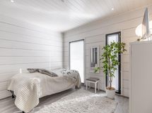 Alakerran makuuhuone