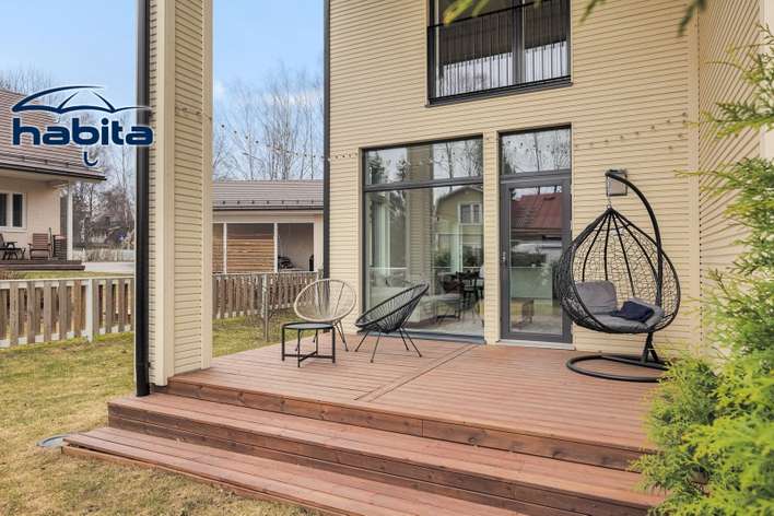 Paritalo, Tyylikäs, uudehko koti Töyrynummella, 83,5/93,0 m², Tapaninkylä, Helsinki