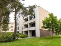 Julkisivu parvekkeen puolelta