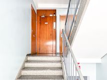 Taloyhtiössä hissi.