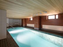 Yhtiön uima-allasosastoa