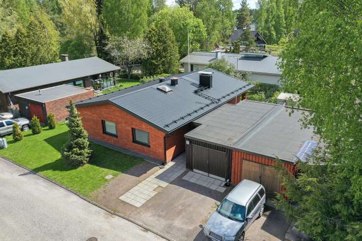 Omakotitalo, 4h,k,takkah.,s,vh,wc,at,var., 115/145 m², Vehkoja, Hyvinkää
