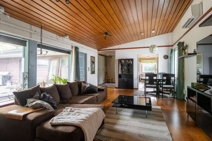 Omakotitalo, 4h, k, wc, khh, psh, s, at, var, kellari, 124/189 m², Kruununpuisto – pohled 4