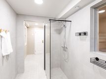 1.krs Kylpyhuone ja sauna