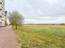 Vieressä  on mahtavat ulkoilumaastot.