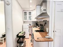 Viidennen asuinkerroksen, erittäin toimivaksi suunniteltu koti kauniissa jugend-talossa.