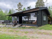 Päämökki rakennettu 1963/ Huvudstugan byggt 19663