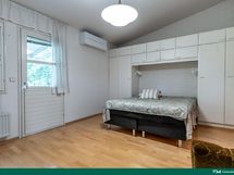 Makuuhuoneesta myös käynti takapihalle