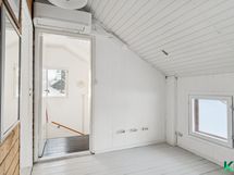 Rintamamiestalon yläkerran aula