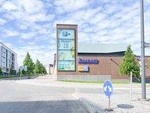 Lähikauppa Saunalahden S-market vajaan 1km päässä.