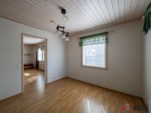 Ruokailutila / makuuhuone
