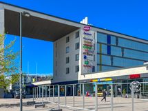 Myllypuron ostarin palvelut tavoittaa kävellen alle 5 minuutissa.