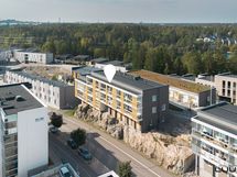 Julkisivu kaakkoon, kadun puolelle