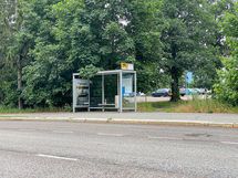 Bussipysäkille matkaa vain parisataa metriä.