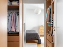 Walk-in closet