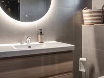 Alakerran s-osaston wc.