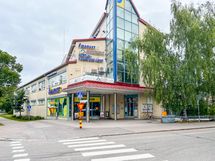 Kattavammat palvelut löytyy Hakunilasta, jonne matkaa on n. 2km.