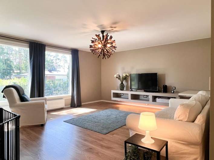 Omakotitalo, Et+ keittiö+ oloh+ 2x mh+ erill.wc+ kph/s+ khh-tila+ 2x terassi+ at, 92/130 m², Kourujärvi, Rauma