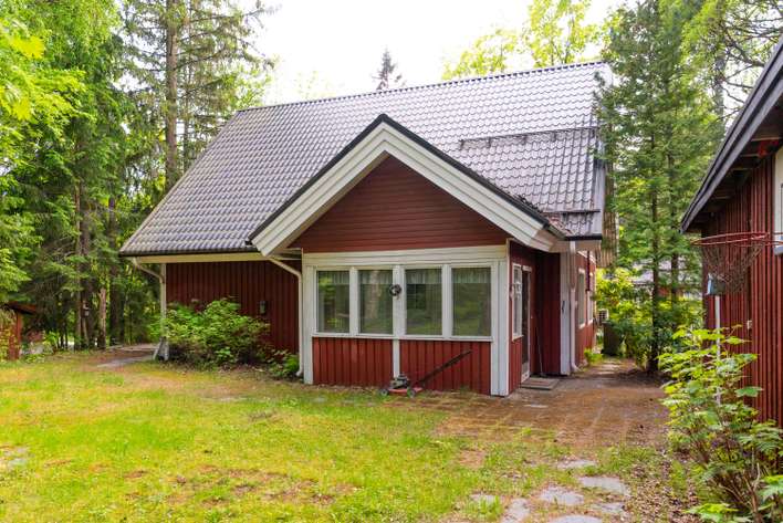 Omakotitalo, 5h, k, kph, ph, s, wc, 2vh, parveke, kuisti, 120/150 m², Keljonkangas, Jyväskylä