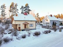 yläkertaan oma sisäänkäynti