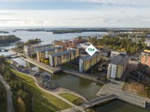 Näkymää ja ympäristöä ilmasta vehreään aikaan (vuodenaikakuva)