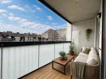 Parveke rauhalliselle sisäpihalle