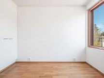 1. Kerroksen makuuhuone