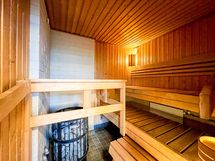 Yhtiöstä löytyy myös sauna.