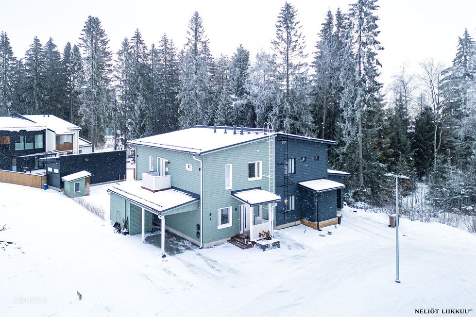 Julkisivu