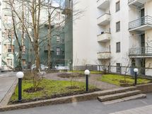 Näkymät rauhallisen sisäpihan puolelle