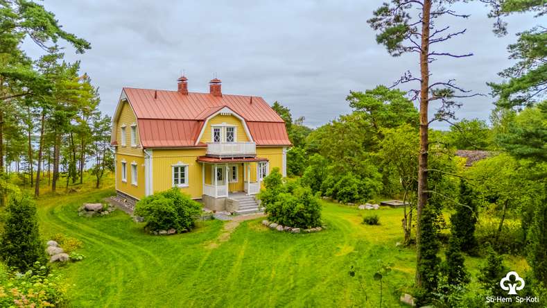 Loma-asunto, 4 h,k,kph,erill.wc,et,avovintti ja kellari, 193 m², Taalintehdas