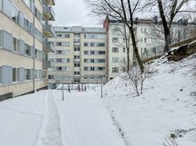 Sisäpiha on hyvän kokoinen