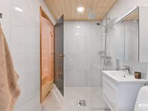 tyylikäs kylpyhuone