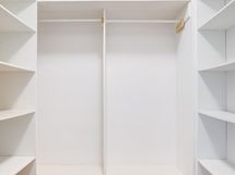 iso vaatehuone säilytykseen