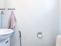 Kylpyhuoneen yhteydessä oleva wc