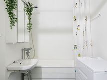 Kylpyhuoneessa on amme jäljellä