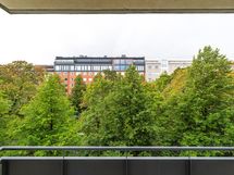 Näkymät parvekkeelta Hämeenpuistolle