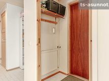 Alakerran uloskäynti