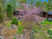 Järnö 55 Mökki ja piha