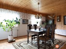 Makuuhuone muutettu ruokailutilaksi