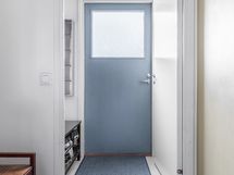 Toimivassa eteisessä on hyvin säilytystilaa