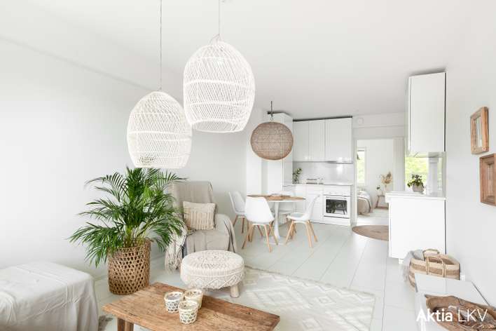 Kerrostalo, 3h, avokeittiö, kph/wc, lasitettu parveke, 54 m², Keskusta, Hanko
