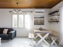 Olohuone keskikerroksessa