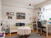 Finnepäkintien puoleinen asunto