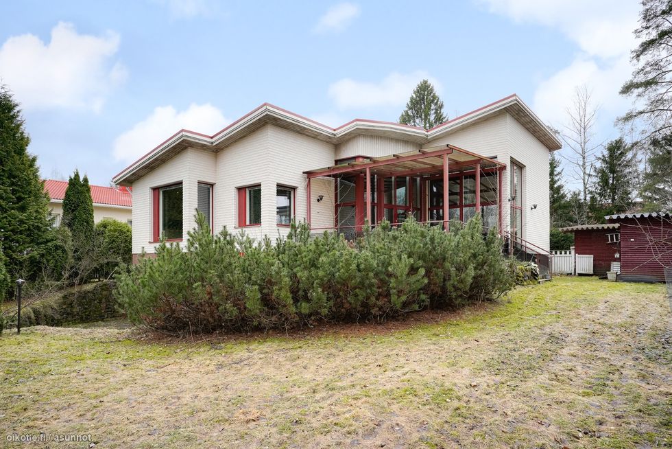 Rannan puoleinen piha