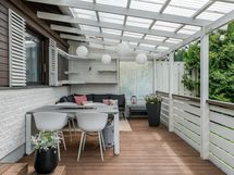 Upea, tilava katettu terassi