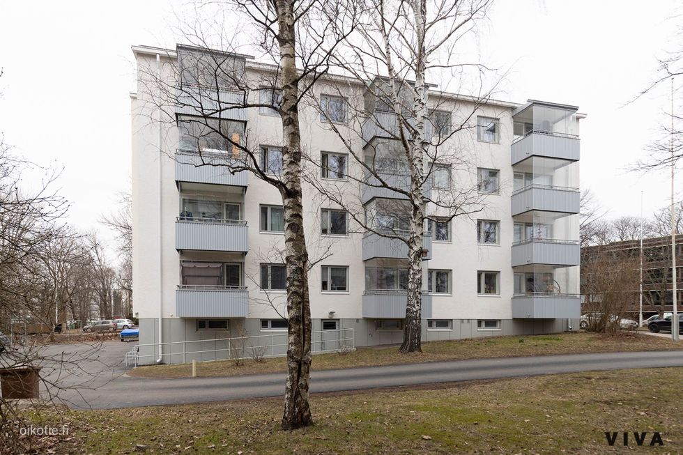 Julkisivu takapihalta